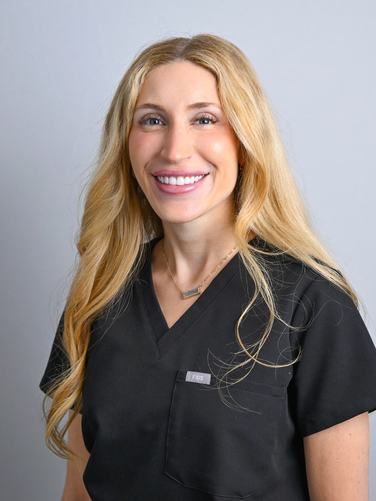 Dr. Victoria Luraguiz